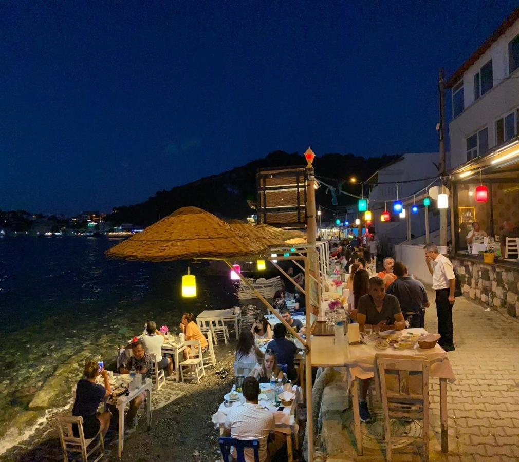 Giritli Rum Meyhanesi & Butik Otel Karaburun  Exterior foto