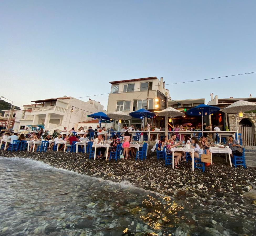 Giritli Rum Meyhanesi & Butik Otel Karaburun  Exterior foto