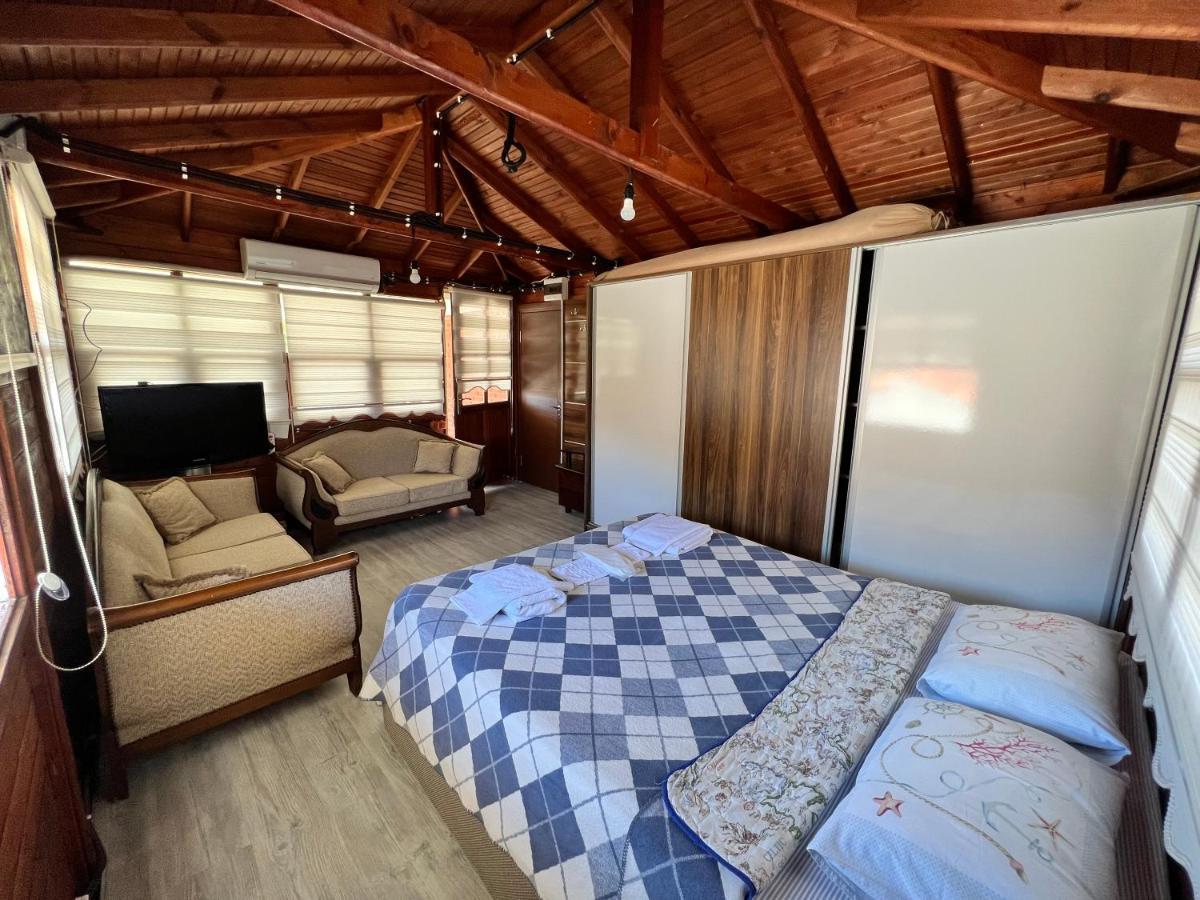 Giritli Rum Meyhanesi & Butik Otel Karaburun  Exterior foto